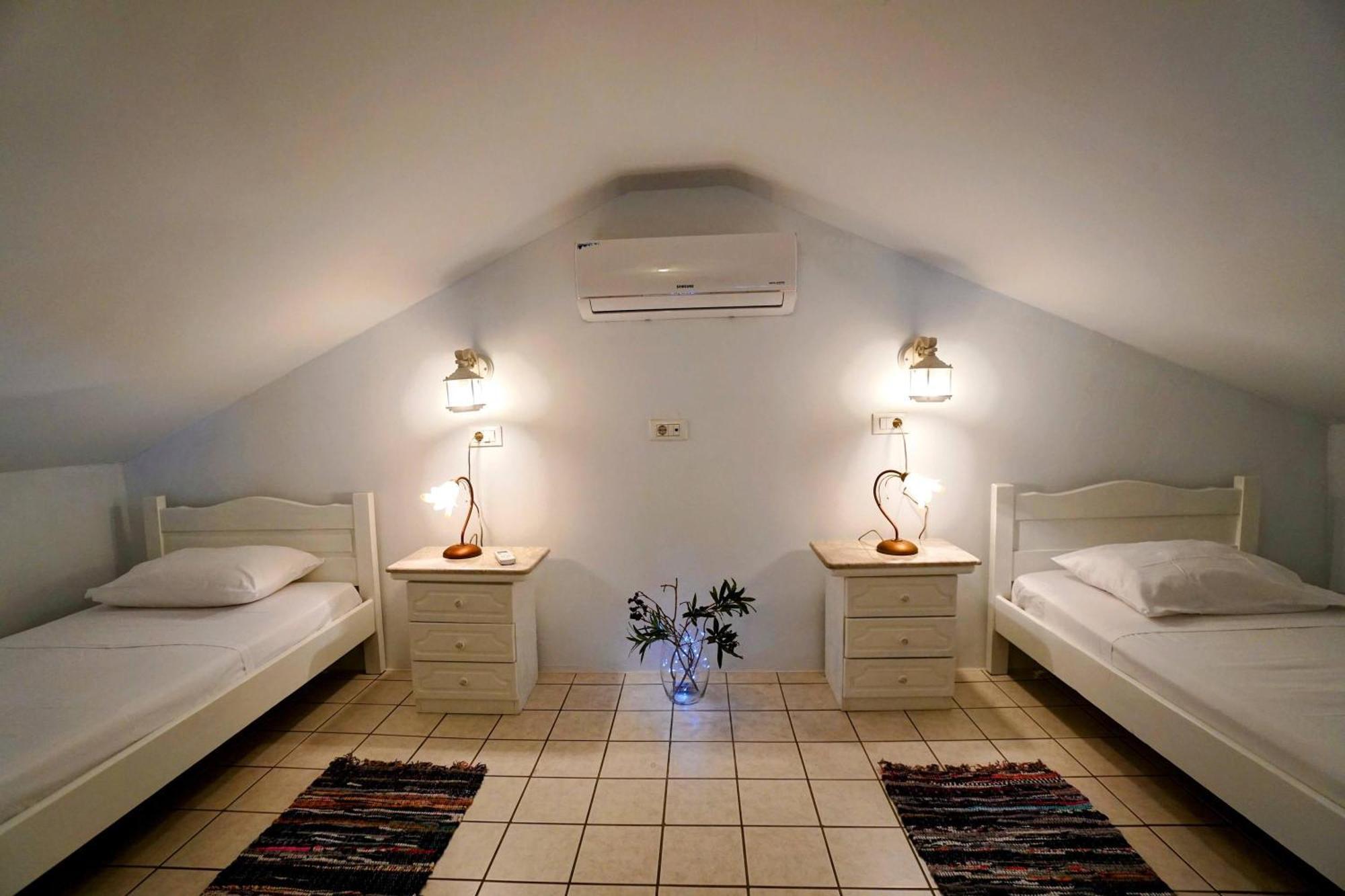 Petalo House Daire Simi Dış mekan fotoğraf